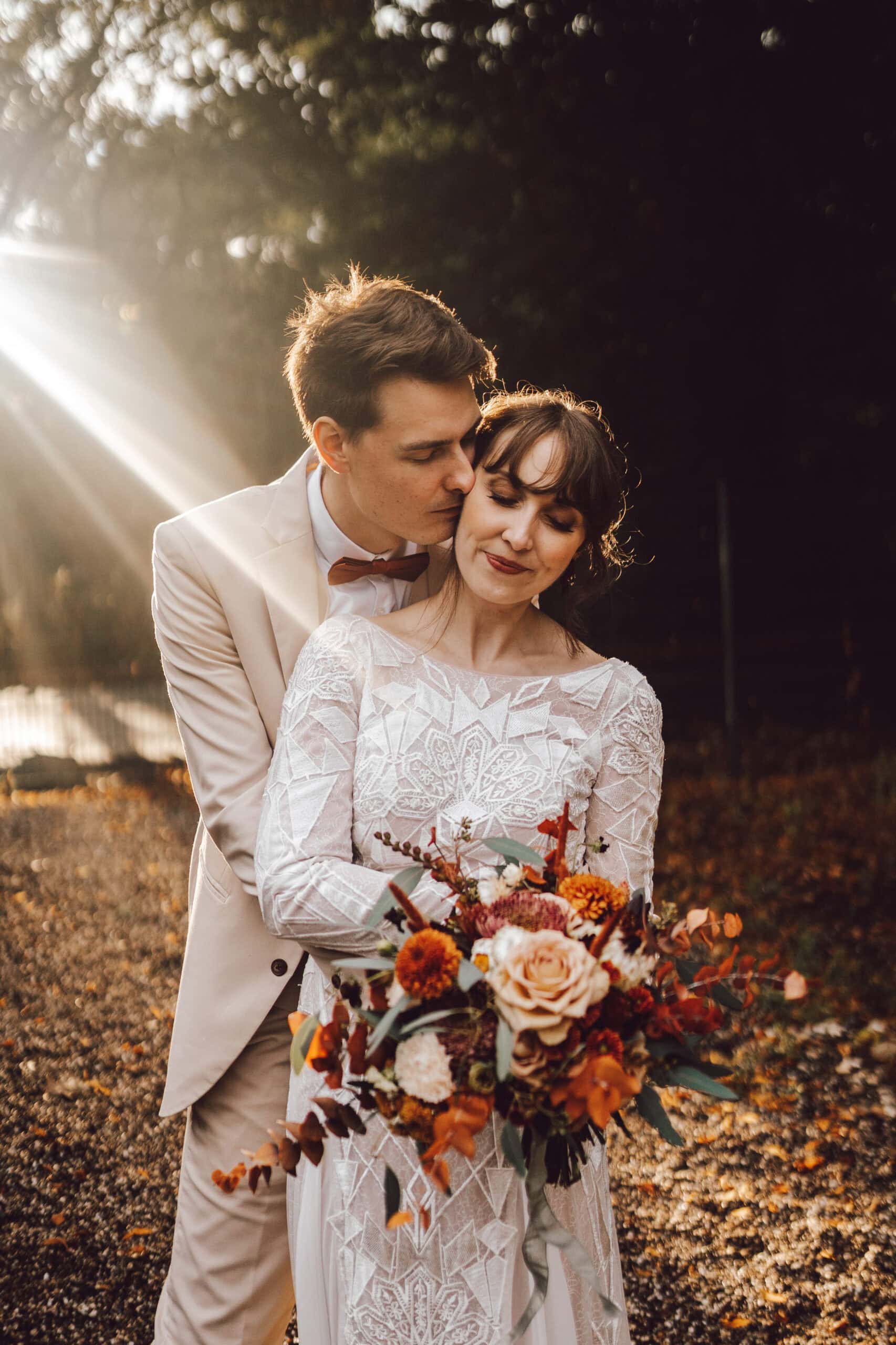 Hochzeitsfotograf Münster - Brautpaar in Abendsonne